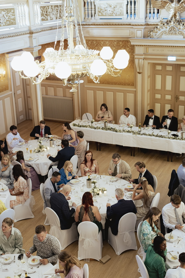 881B0582-E852-403D-99F1-D443A87791C3_1_105_c