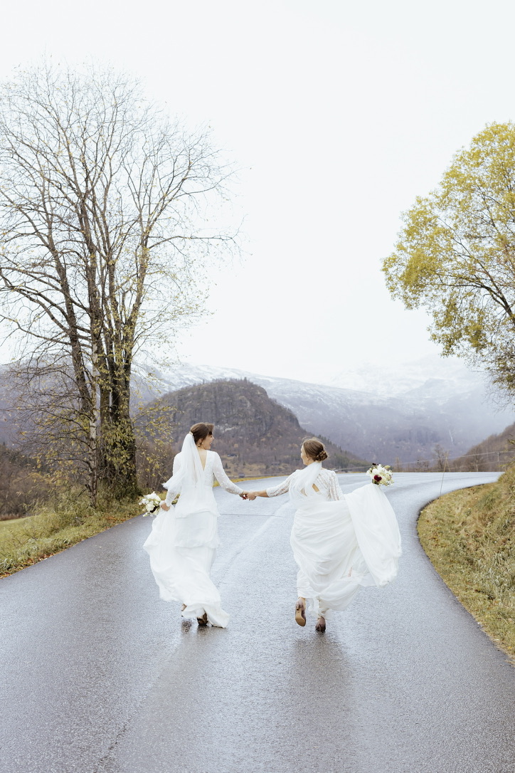 89BC38CC-FD7A-4A3F-804D-648F59C6F431_1_105_c