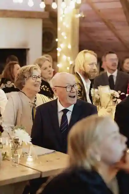 AFE9D992-E580-4BB4-8208-EC26386F6023_1_105_c