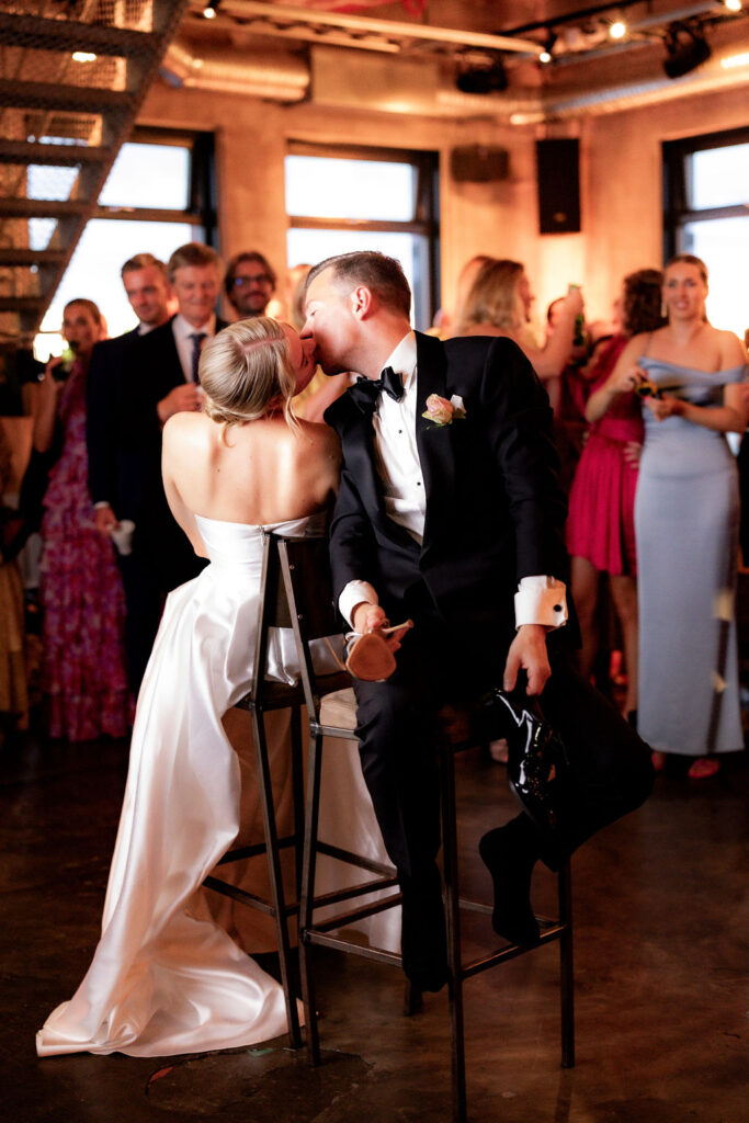Brudepar under bryllupsfest i Tårnet Kulturarena Oslo