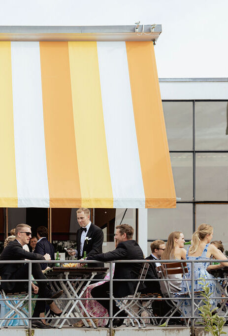 Mingling på terrassen på Ingierstrand Bad Restaurant etter vielse