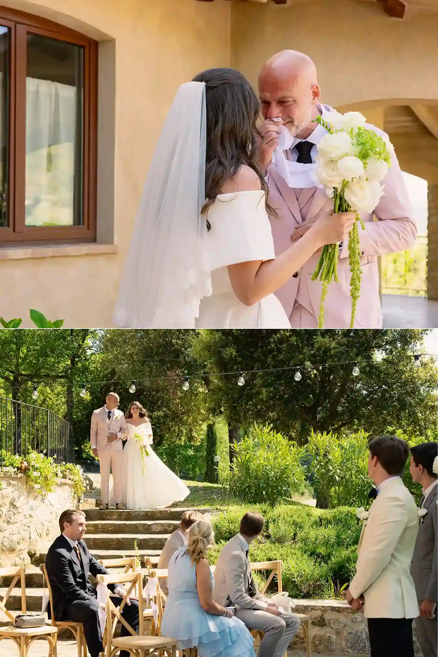 Bruden går mot vielsen sammen med faren sin under bryllupet i Toscana Bride walking toward the ceremony with her father during the wedding in Tuscany