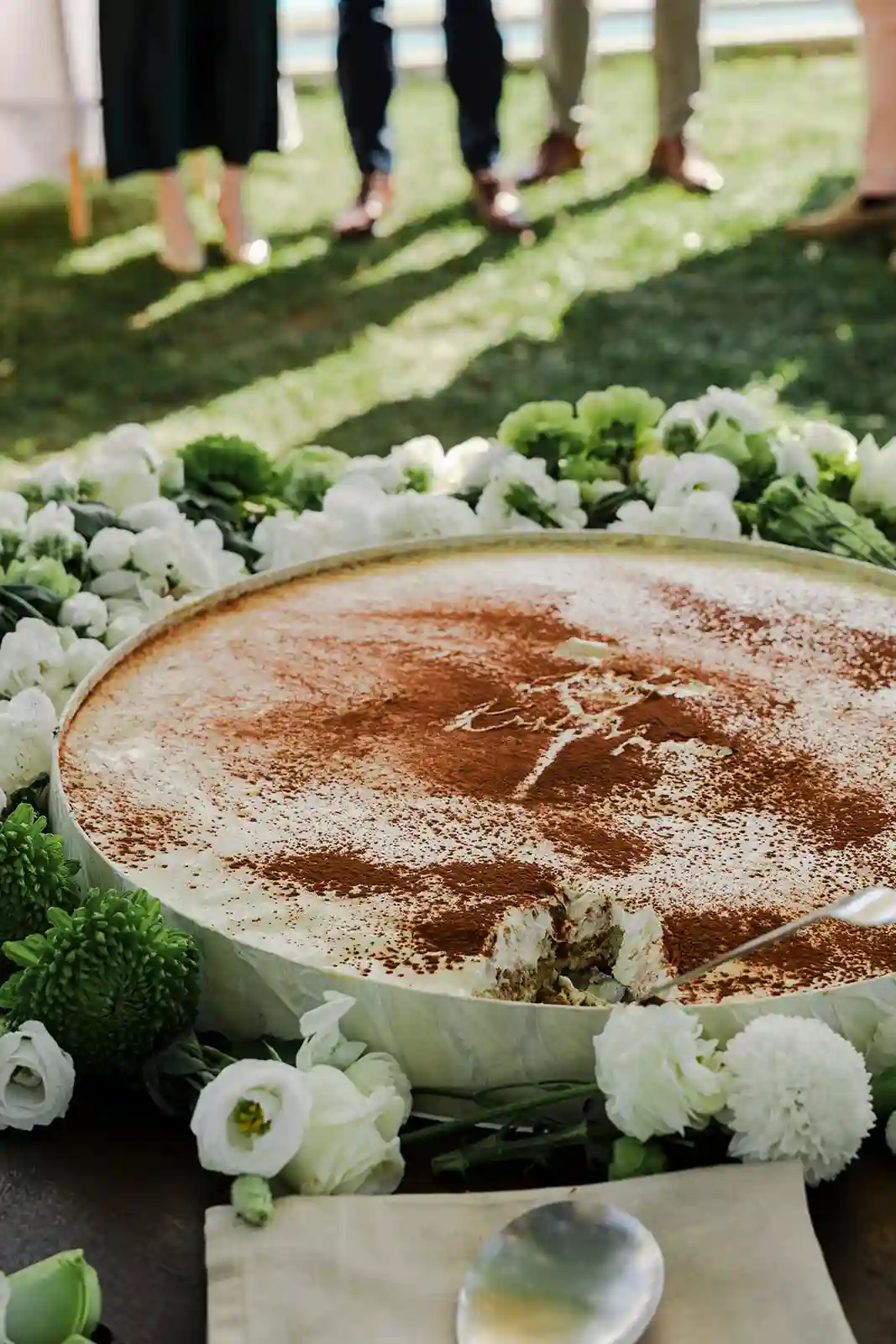 Tiramisu servert som bryllupskake under bryllupet i Toscana Tiramisu served as the wedding cake during a wedding in Tuscany
